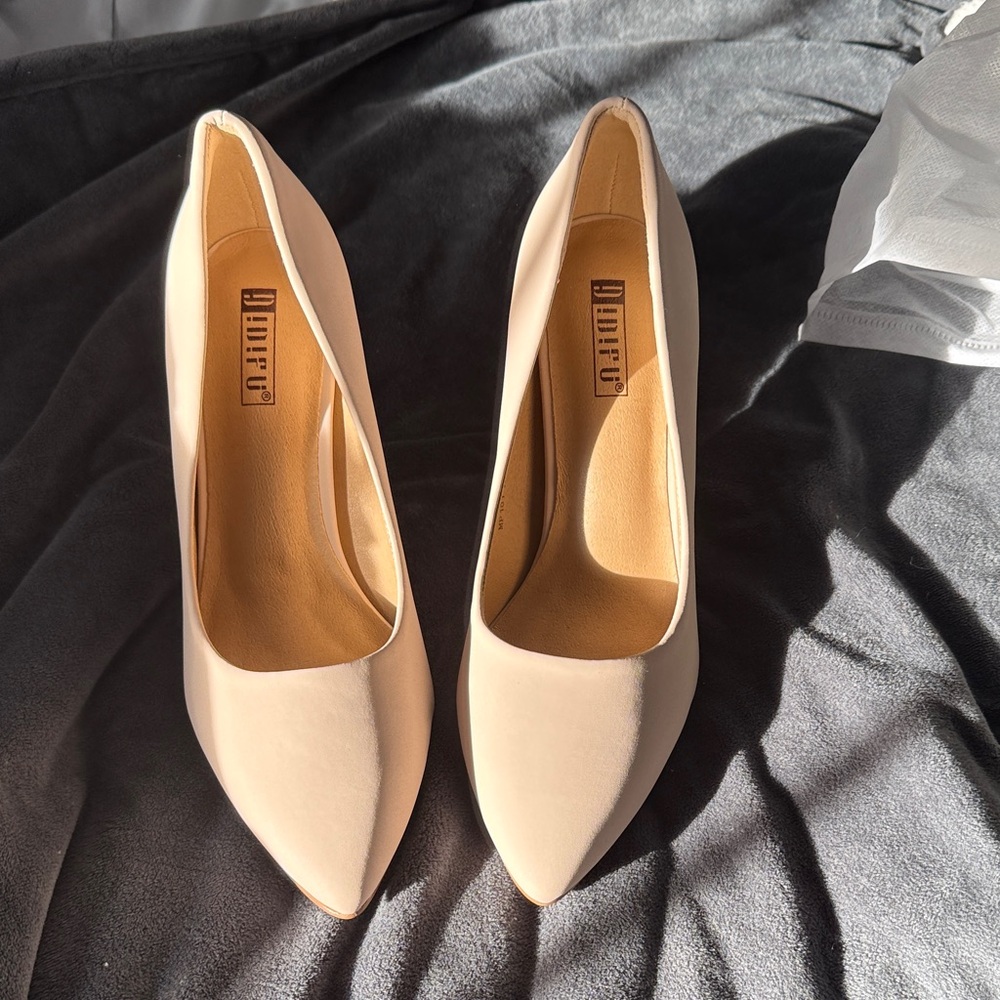 IDIFU Classic Cream Heels